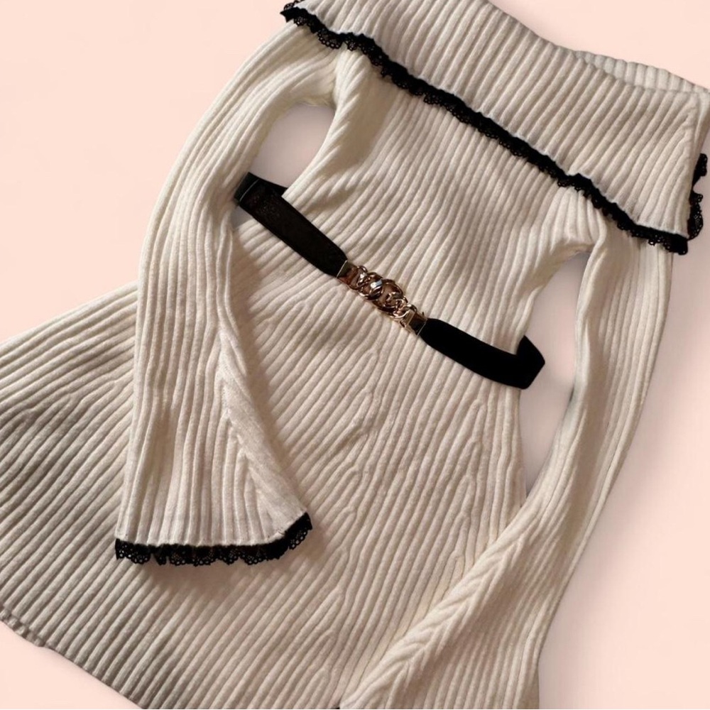Off-Shoulder vintage Ribbed Dress with Black Lace Trim